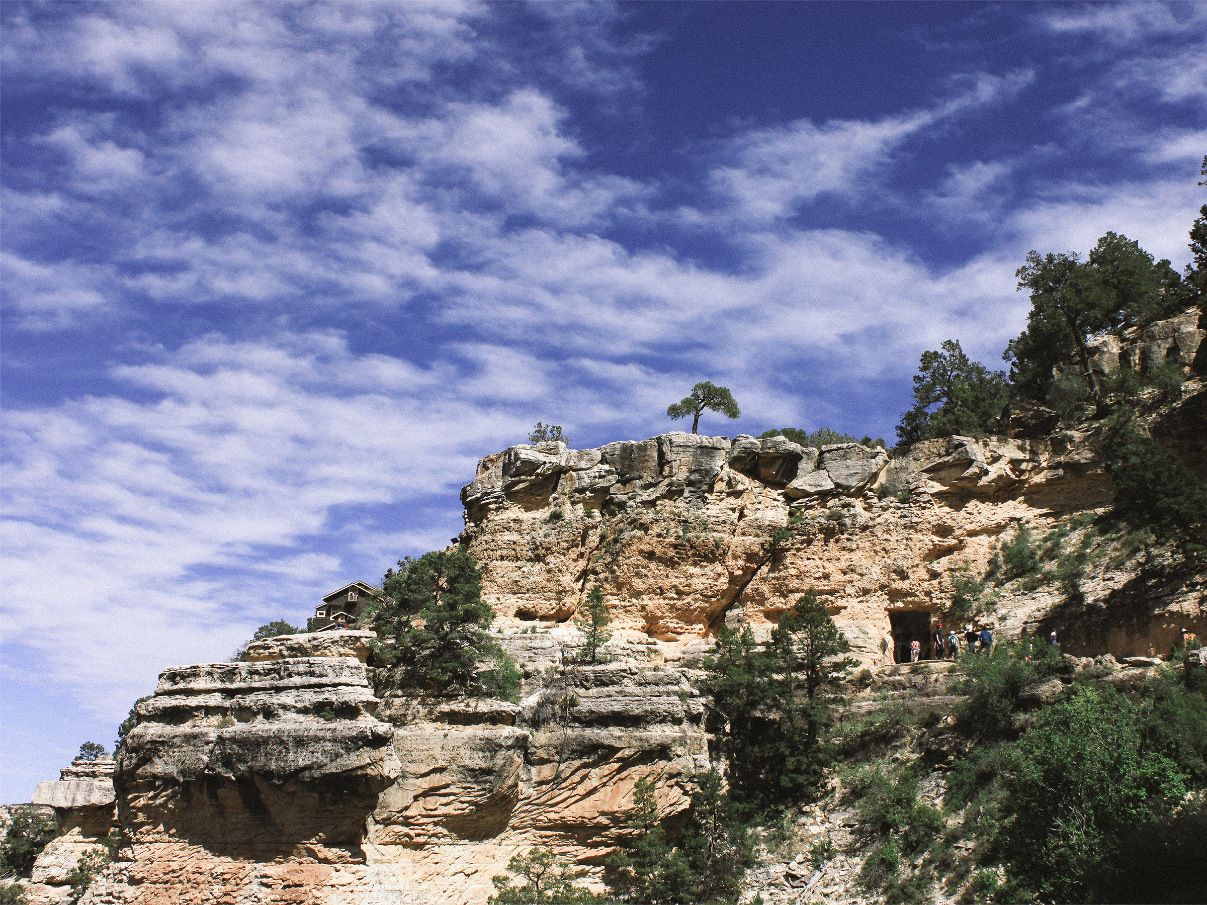 View of a geological formation on the Bright Angel Trail