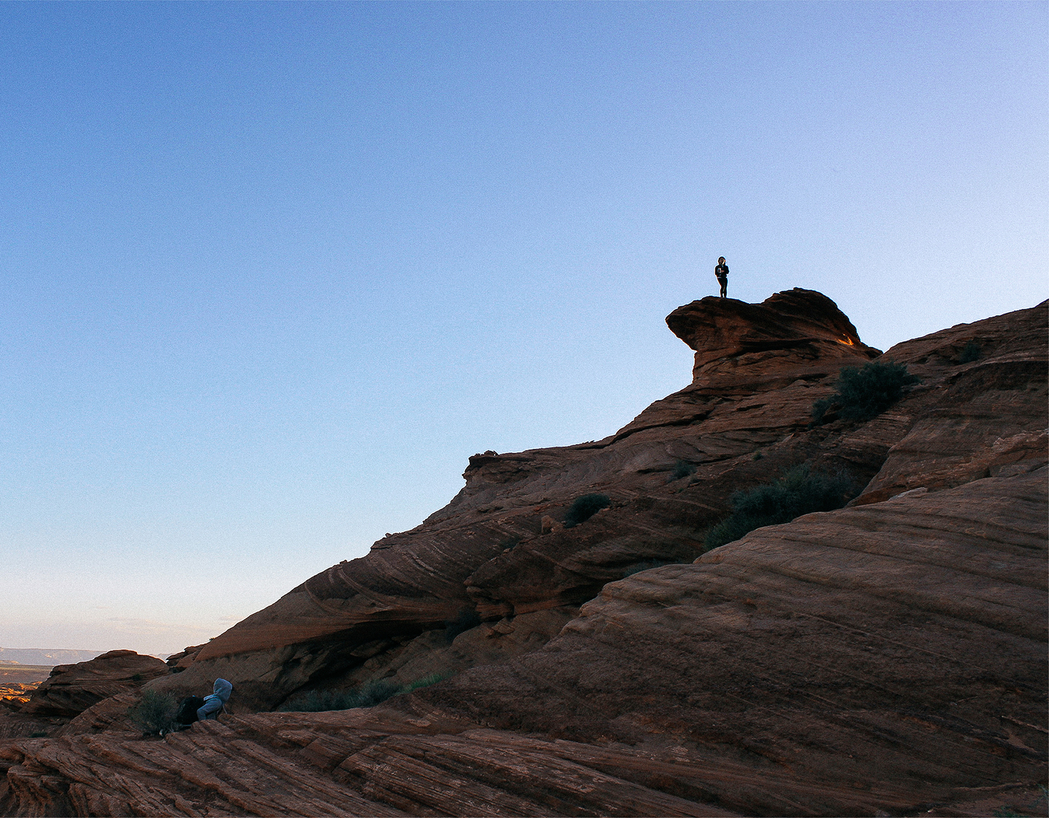 Jennifer standing at Horseshoe Bend.