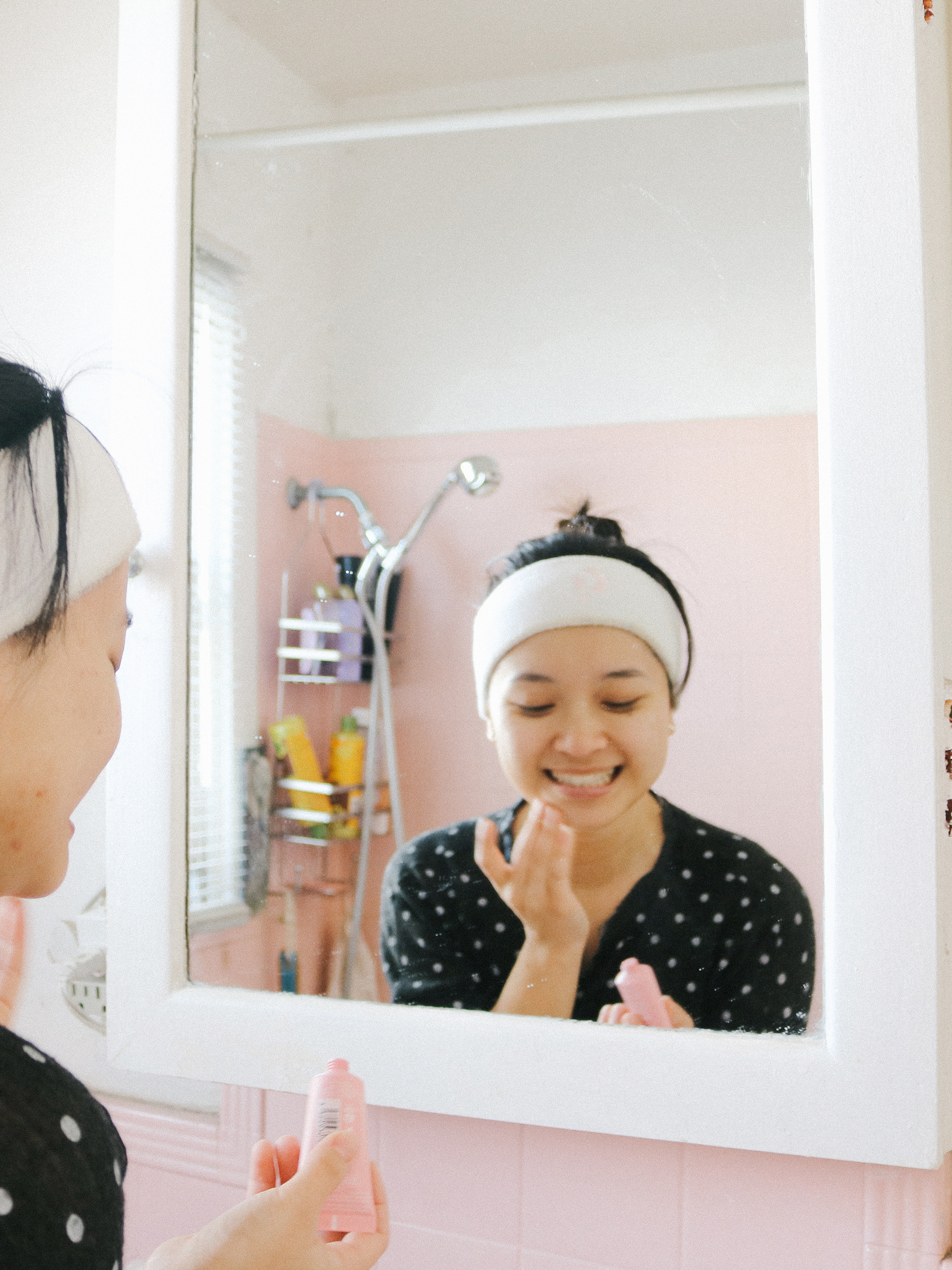 Jennifer applying Caudalie Moisturizing Sorbet
